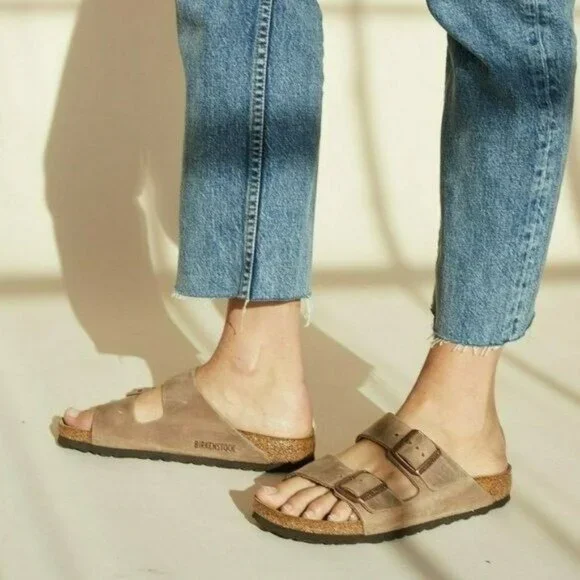 Birkenstock Arizona Tobacco Brown Regular New with Box Size EU 41 Women 10 Men 8 Arizona Big Buckle Oiled Leather in Color Tobacco Brown  main image 3